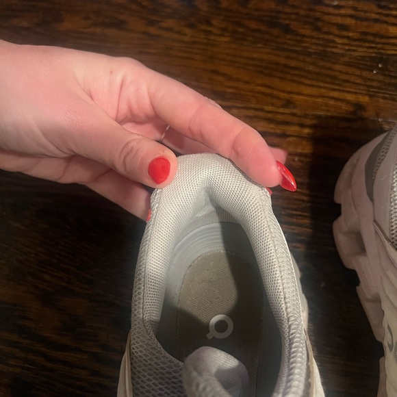 On Cloud - Picture 2 of 4